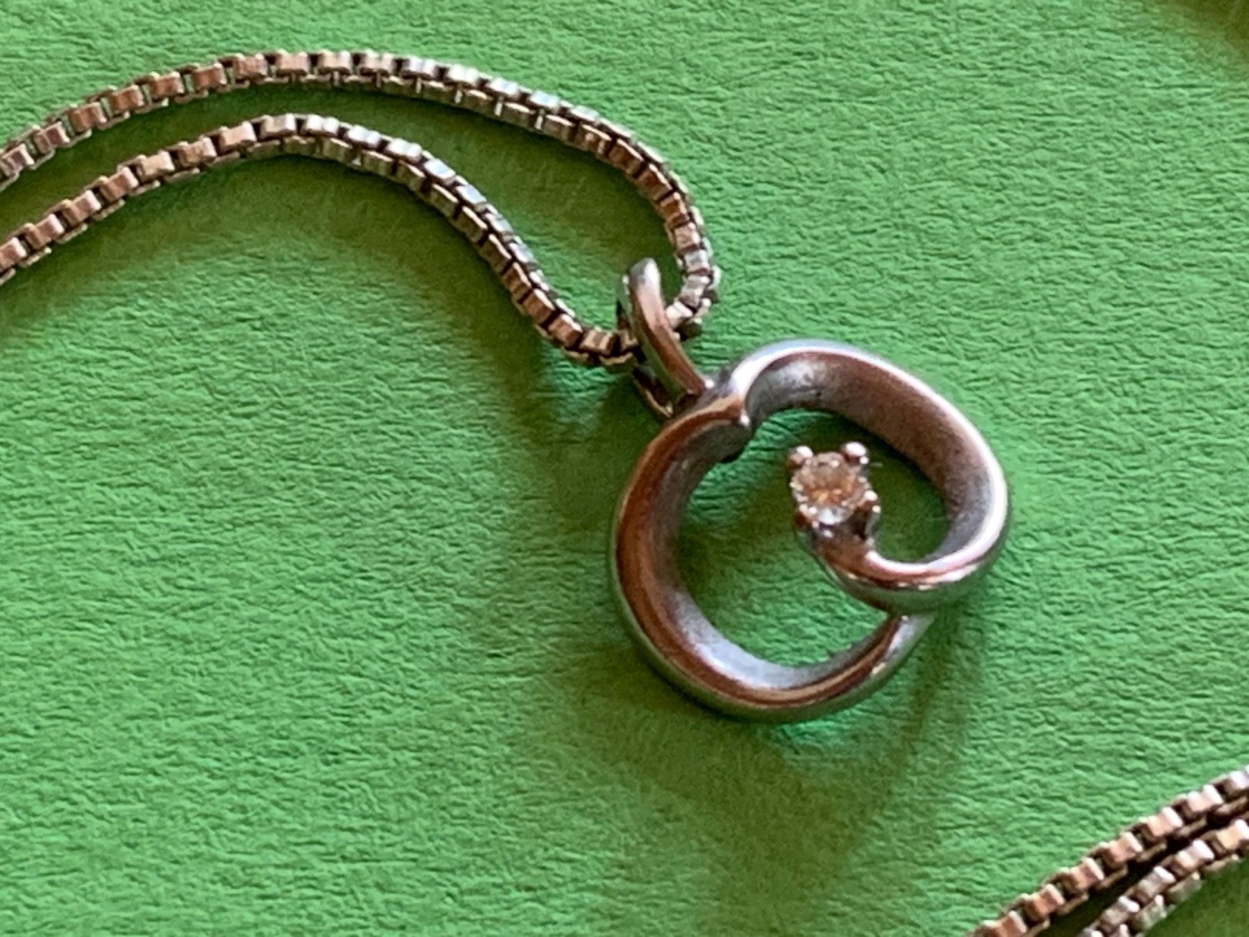Catenine: Venezianer Kette mit Apfelanhänger – Usato da Laufen venduto da Bellavitaboom 1