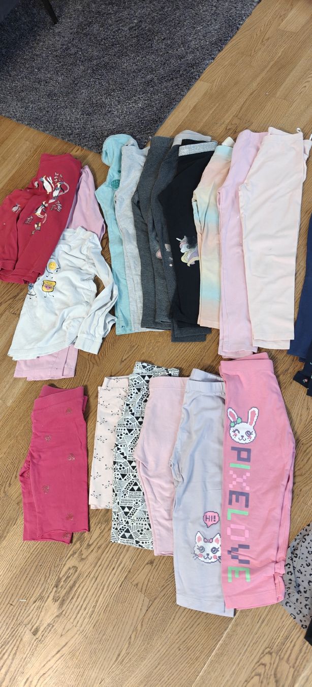 Lotti & Set di vestiti: Mädchen set 122 ca.. 50 Stück  – Usato da Obernau venduto da ChooseWisely 2