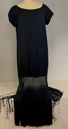 Robe Saint Laurent vintage noire à franges en parfait état!