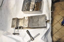Maschinen Schraubstock DERO  Backe B= 80mm ofnung 65mm
