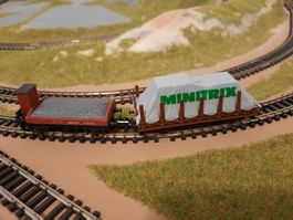 2 Stk.tolle Minitrixwagen, Rungenw-Epoche IV, & Mittelbordw.