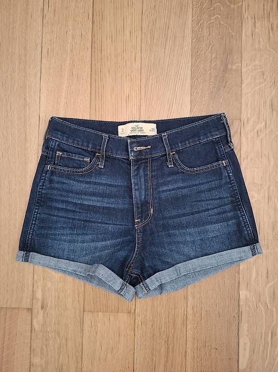 Hollister Jeans: Hollister Shorts – Usato da Root D4 venduto da DMA02 1