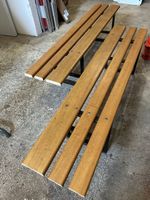 Bancs de vestiaire en bois metal lot de deux  