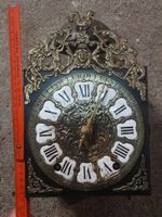 Antike französische Wanduhr im Comtoise-/Morbier-Stil