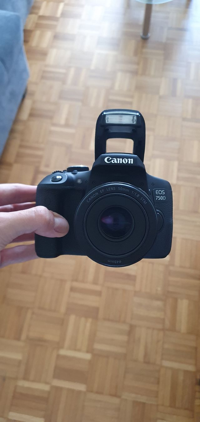 Canon Fotocamera: Canon EOS 750D Kit – Usato da Fribourg venduto da epu_7lxm 7