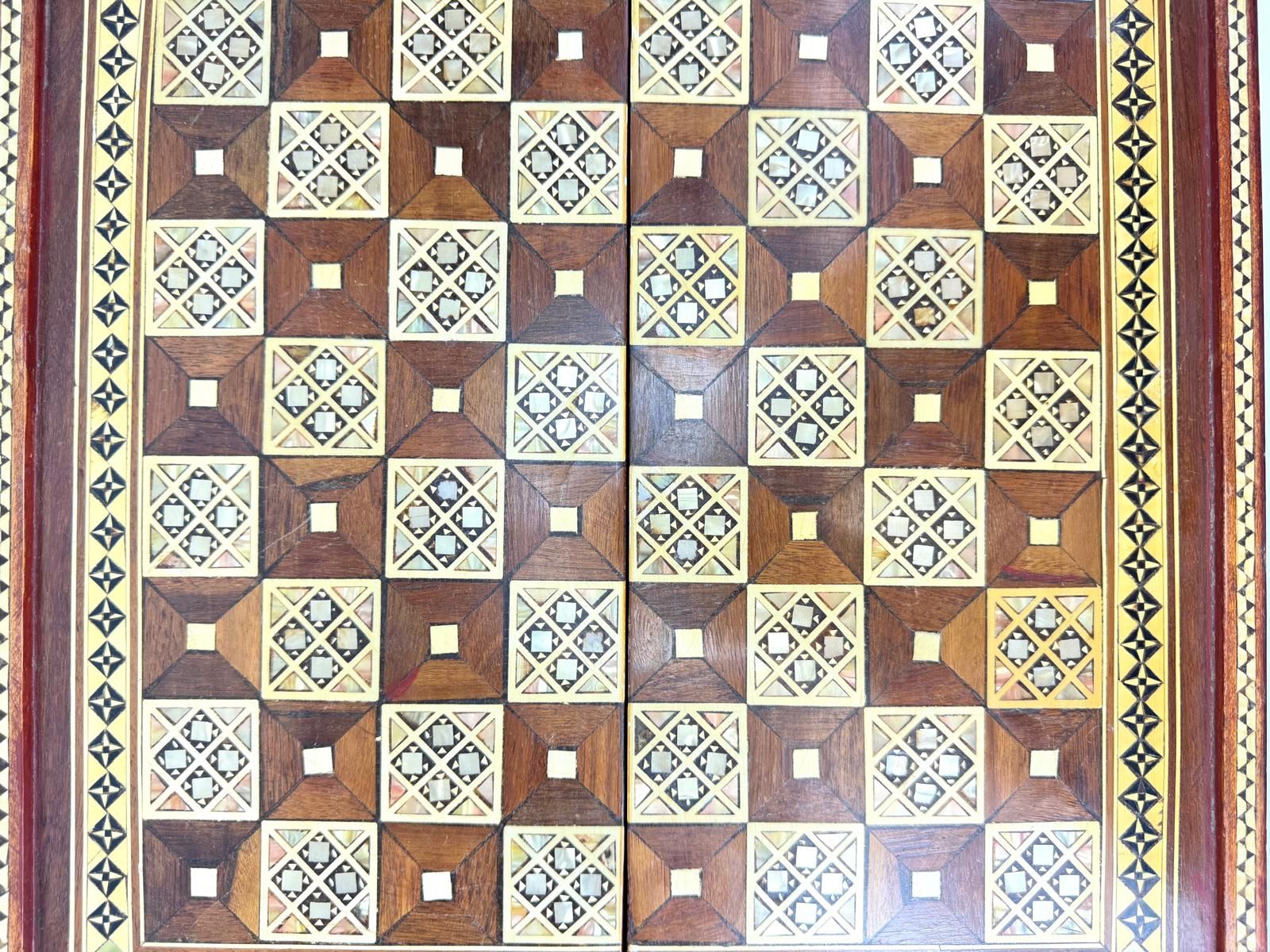 Giochi: Britisches Schach / Backgammon Holz Perlmutt, Antik – Usato da Zürich venduto da Arche_Brockenhaus 8