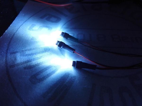 Componenti elettronici: Flacker-LED weiss verkabelt – Nuovo (secondo la descrizione) da Luzern venduto da Salefactory