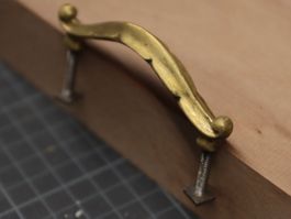 Nachttischgriff, Kommodengriff