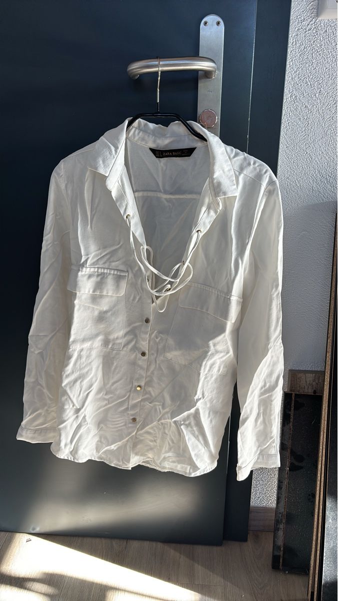 Zara Chemisiers: Chemise Zara Basic blanche à lacet – D'occasion à Courfaivre par ame_d67y