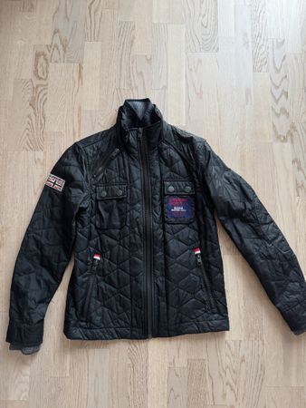 Superdry Jacke schwarz gesteppt neuwertiger Zustand