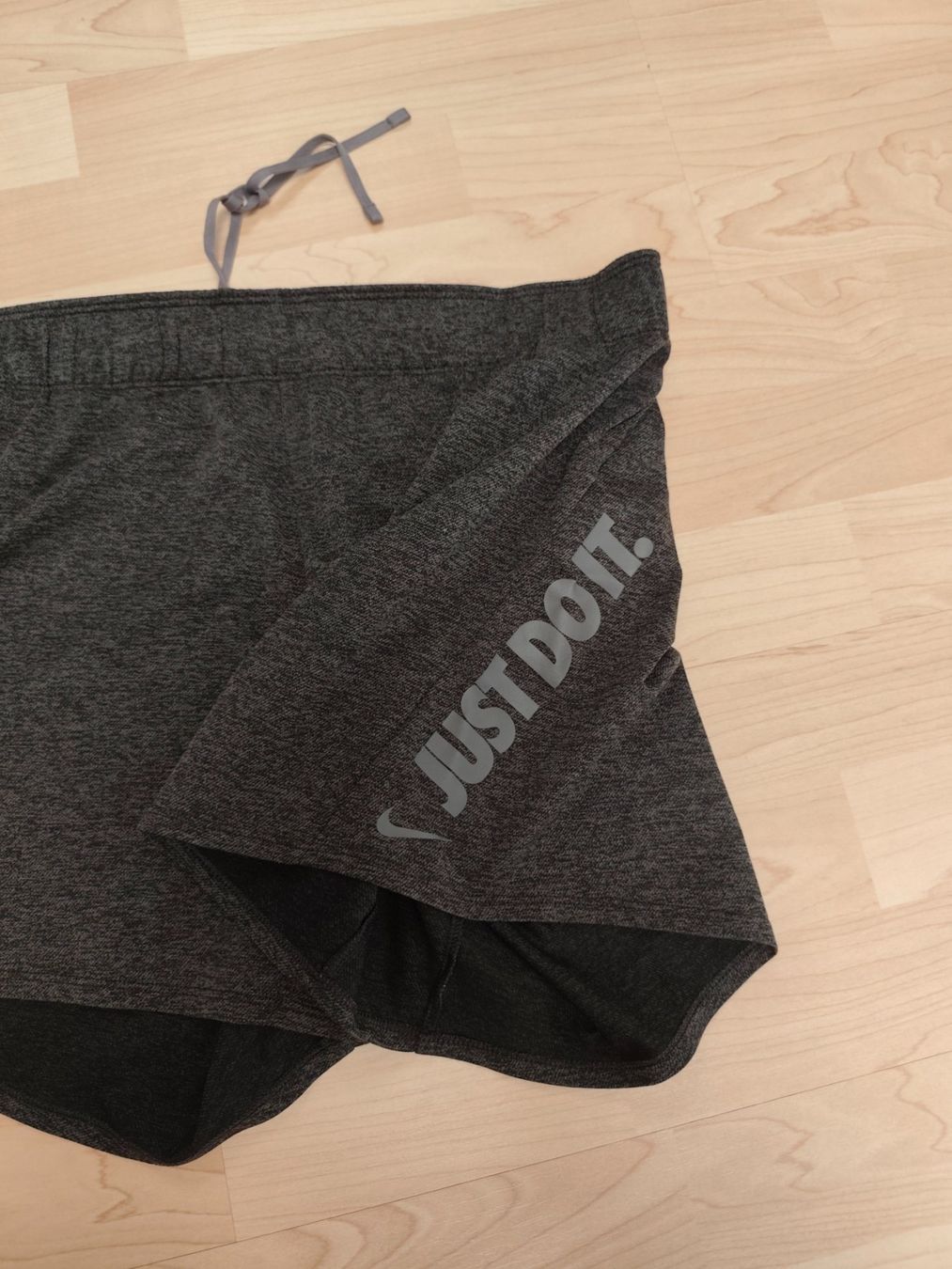 Nike Pantaloni: Nike Dri-Fit Shorts M Grau – Usato da Eschenbach LU venduto da Orchi 1
