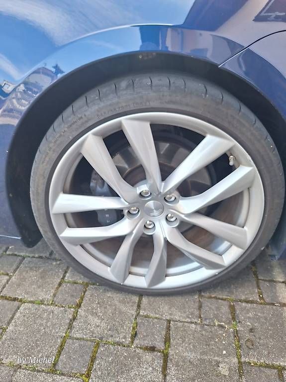 Pneus & Kompletträder: Roues 21 pouces avec pneus été pour Tesla Model S – Gebraucht aus Neuchâtel von mic_2q6c 2