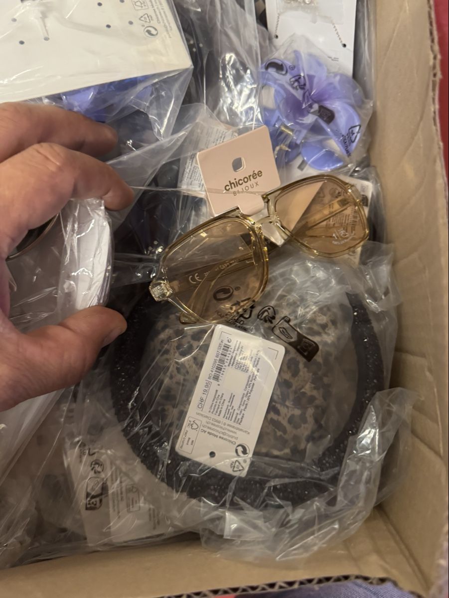 Altri gioielli: Lot Schmuck & Brillen neu voller Karton  – Nuovo (secondo la descrizione) da Schlieren venduto da Freundlich02 7