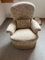 Sessel mit Blumenmuster und Fransen guter Zustand
