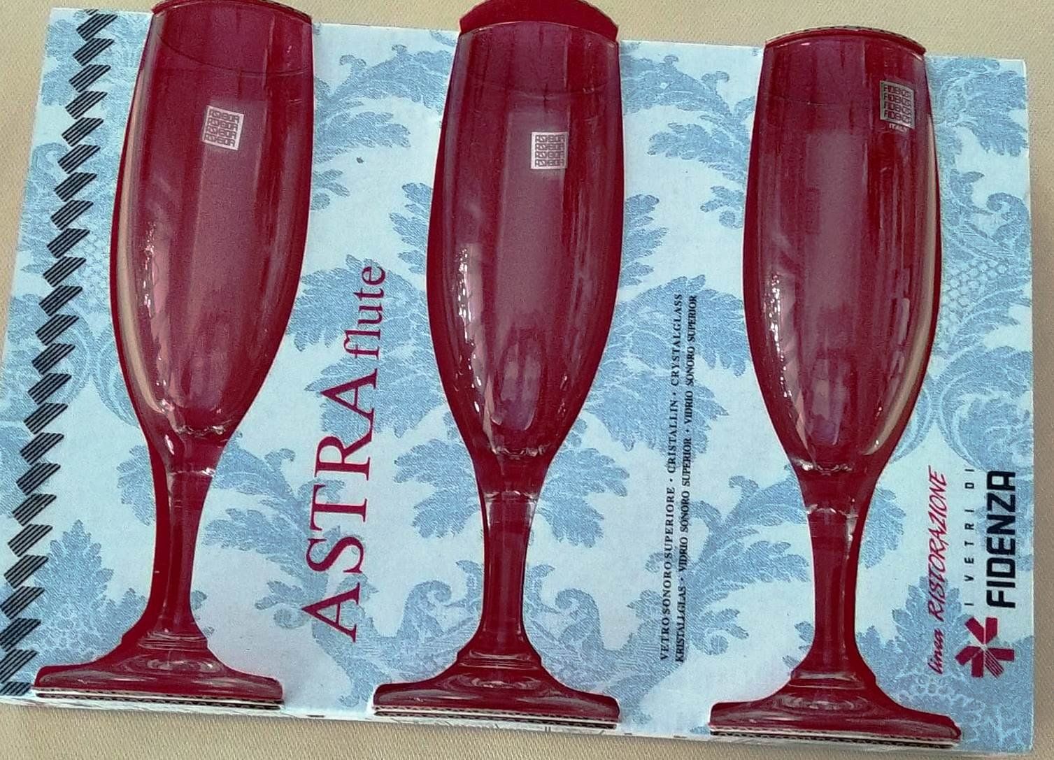 Gläser: Champagnergläser / Sektgläser - 6 Gläser - – Neu und originalverpackt aus Zürich von 1980ale