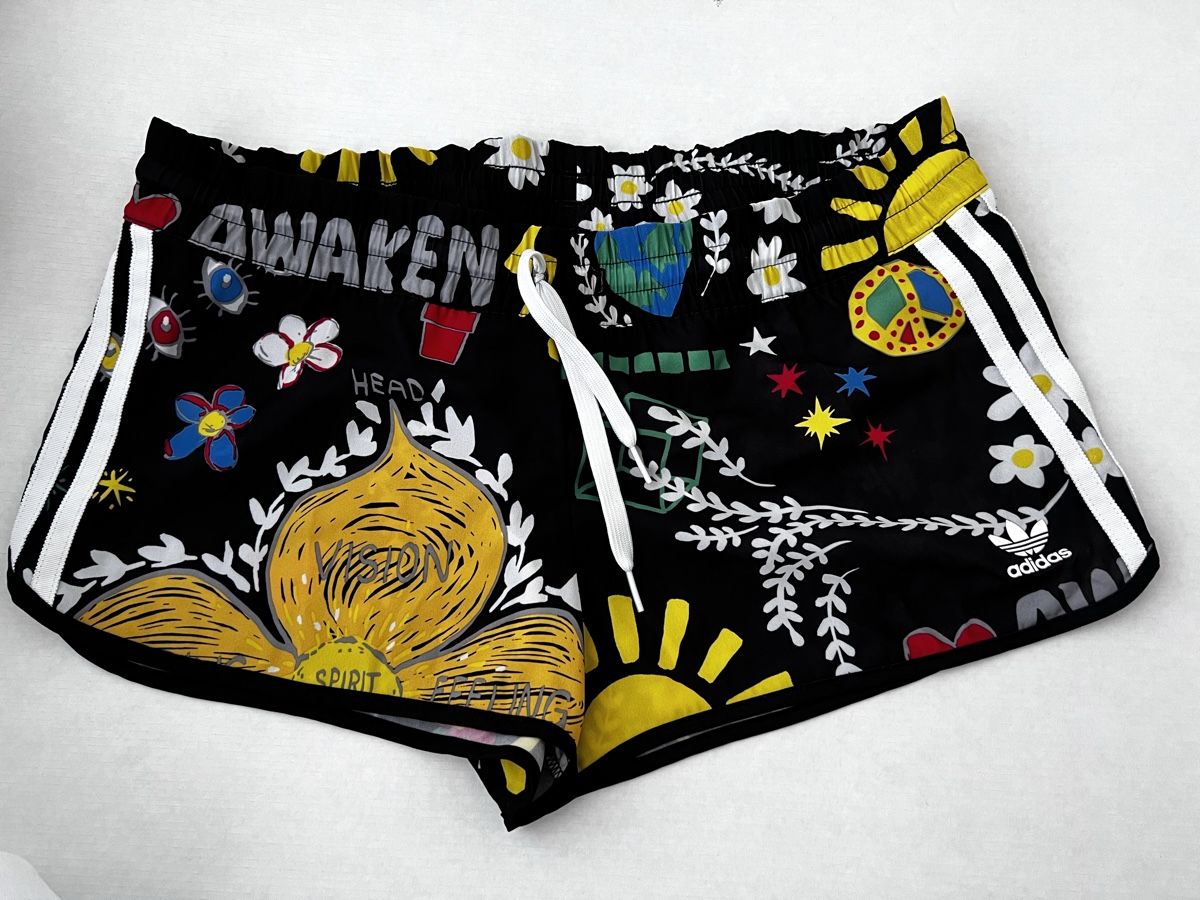 Adidas Pantaloni: Adidas Pharrell Williams Shorts M – Usato da Lausanne venduto da Nat_Sha 1