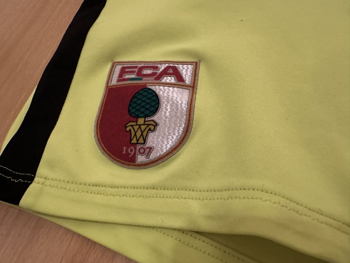 Nike Pantaloni: FC Augsburg Nike Hose – Usato da Chur venduto da Sim7000 1