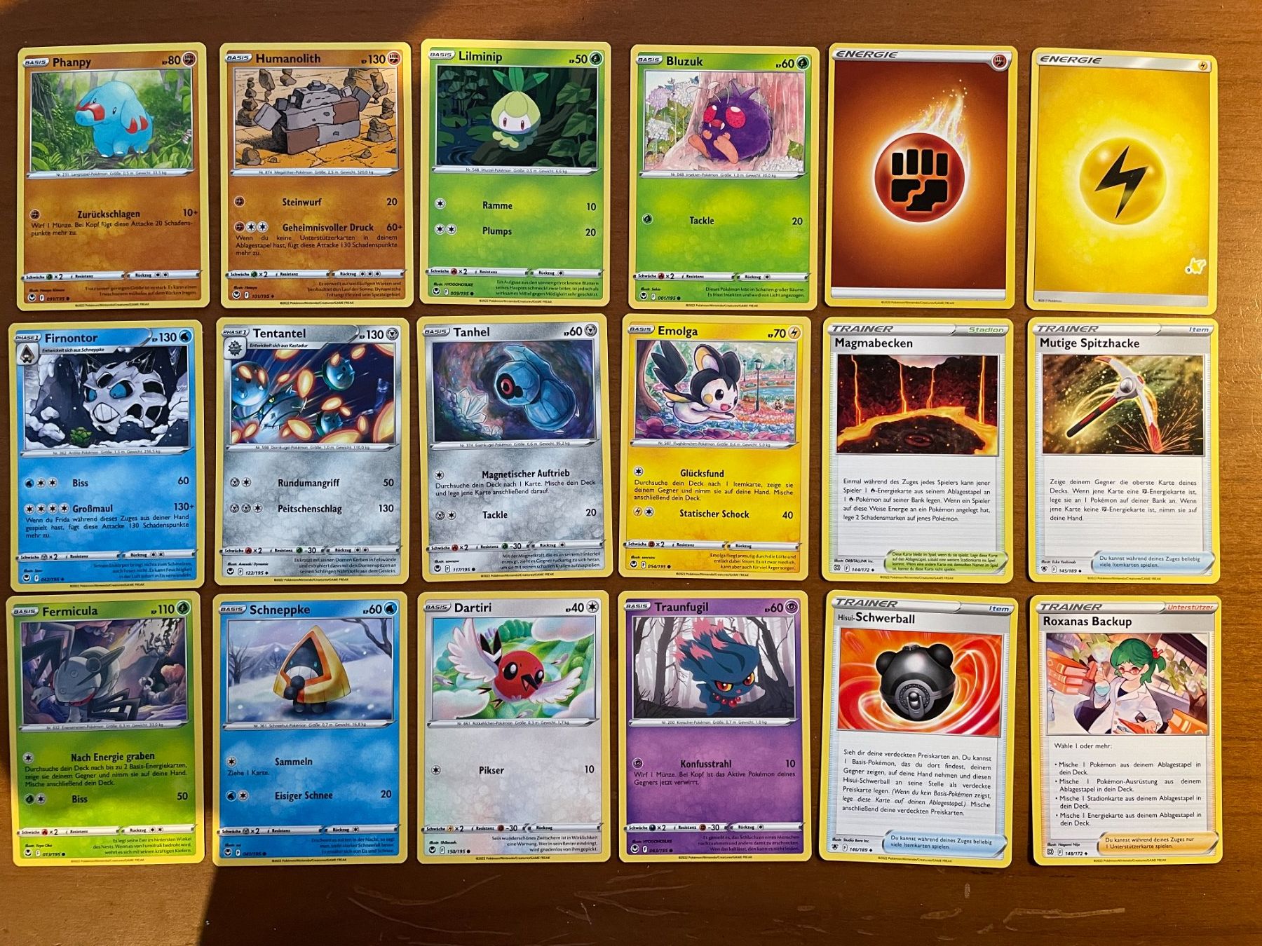 Pokémon Carte collezionabili: Pokemon Karten Set (Versand gratis) – Nuovo (secondo la descrizione) da Chur venduto da Angerson