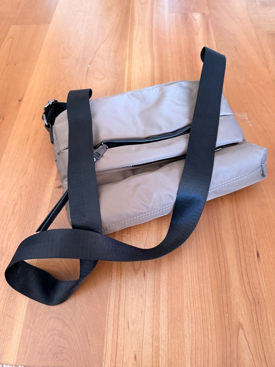 Taschen für Damen: Stepp-Umhängetasche in Taupe – Gebraucht aus Glattbrugg von Toya77 3