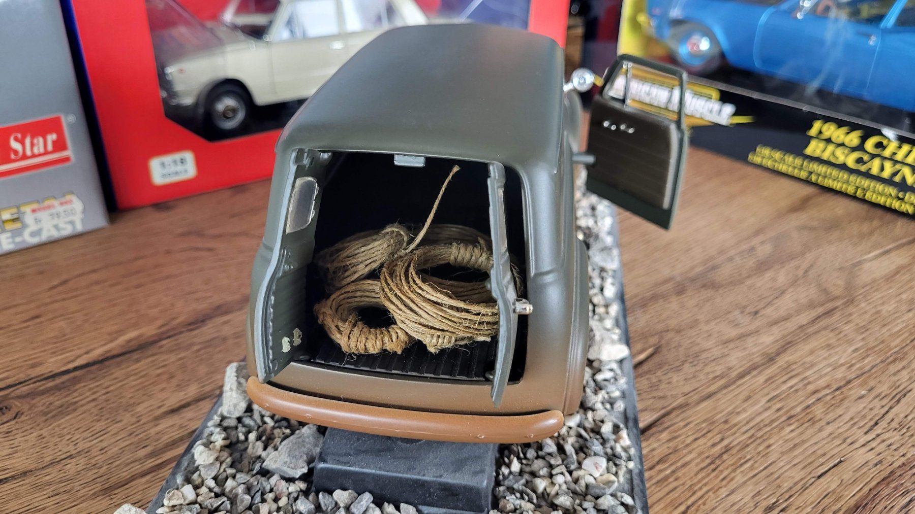 Solido Modellini d'auto: Chevrolet Panel Militaire 1:18 MiraSolido – Usato da Rothrist venduto da Juana5 4