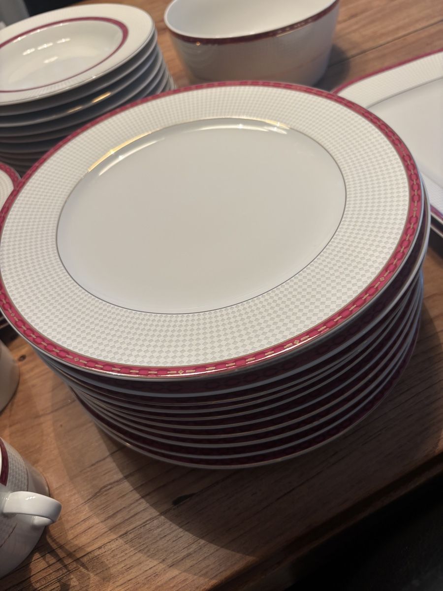 Set di piatti: Tafelservice 54 Teile – Usato da Kriens venduto da Mollinos 5