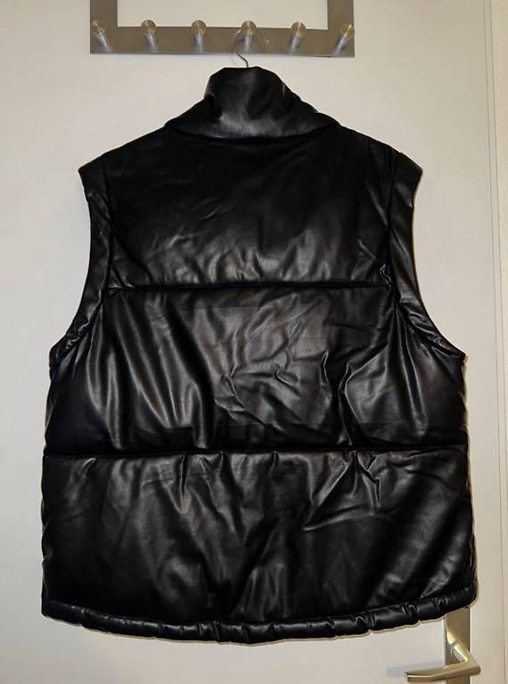 Pull&Bear Giacche: Westenjacke schwarz, Grösse M – Usato da Brüttisellen venduto da Ariana-24 4