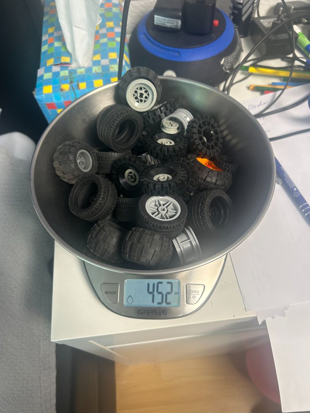 Lego Spielzeuge: 450 Gramm Lego Technik Räder – Gebraucht aus Volketswil von Daniel68ernst