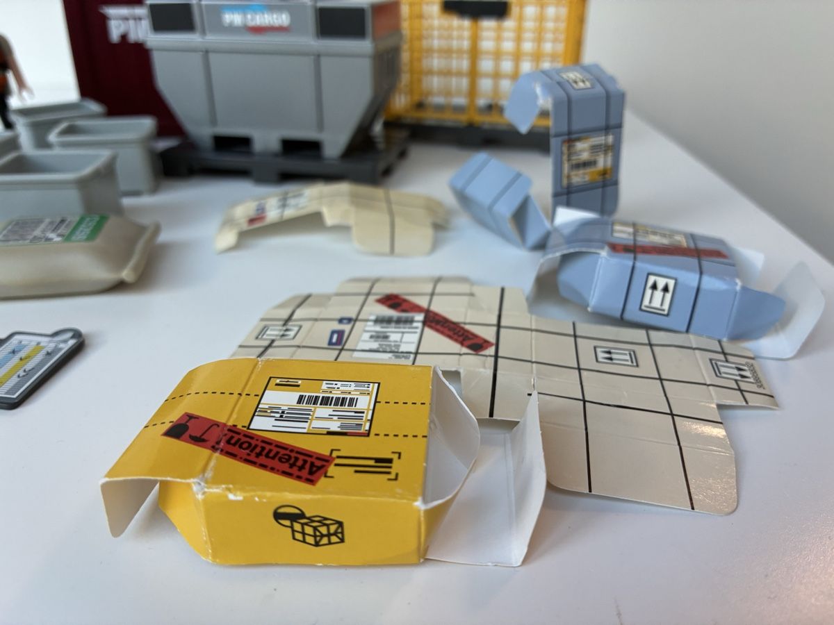 Playmobil Giocattoli: Playmobil 5259 Cargo Loading Team – Usato da Lucens venduto da metaD 2