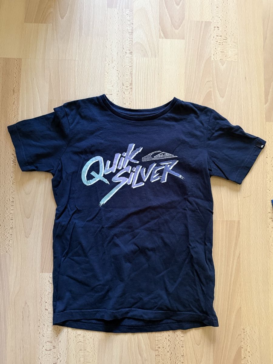 Quiksilver Chemises, T-shirts & Polos: Quiksilver Tshirt Gr.128 – D'occasion à Kappelen par nic_r2xq
