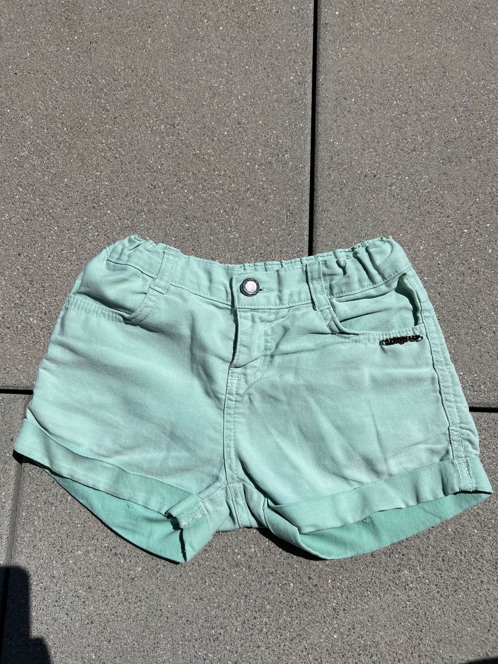 Pantaloni: Jeans-Shorts Grösse 128 – Usato da Niederhelfenschwil venduto da aur_ms6f