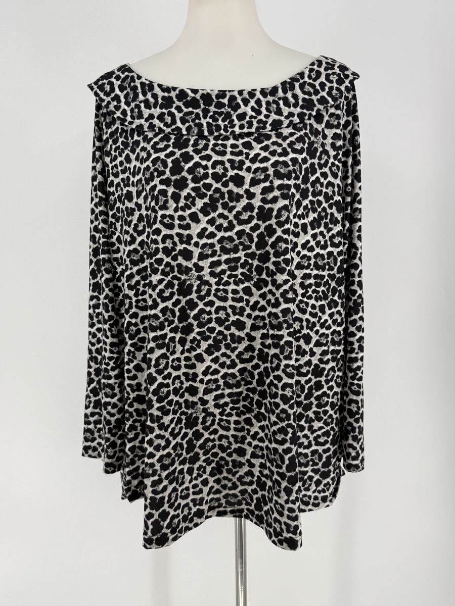 T-shirts: 7/8 Ärmel Shirt mit Leopardenmuster Gr. 54  – D'occasion à Auenstein par moin.