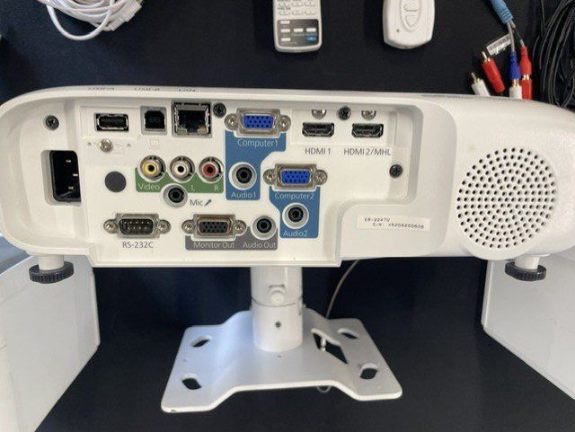 Epson Videoprojektoren: Epson LCD Projector Model H881B – Gebraucht aus Regensdorf von OfficeExperts 3