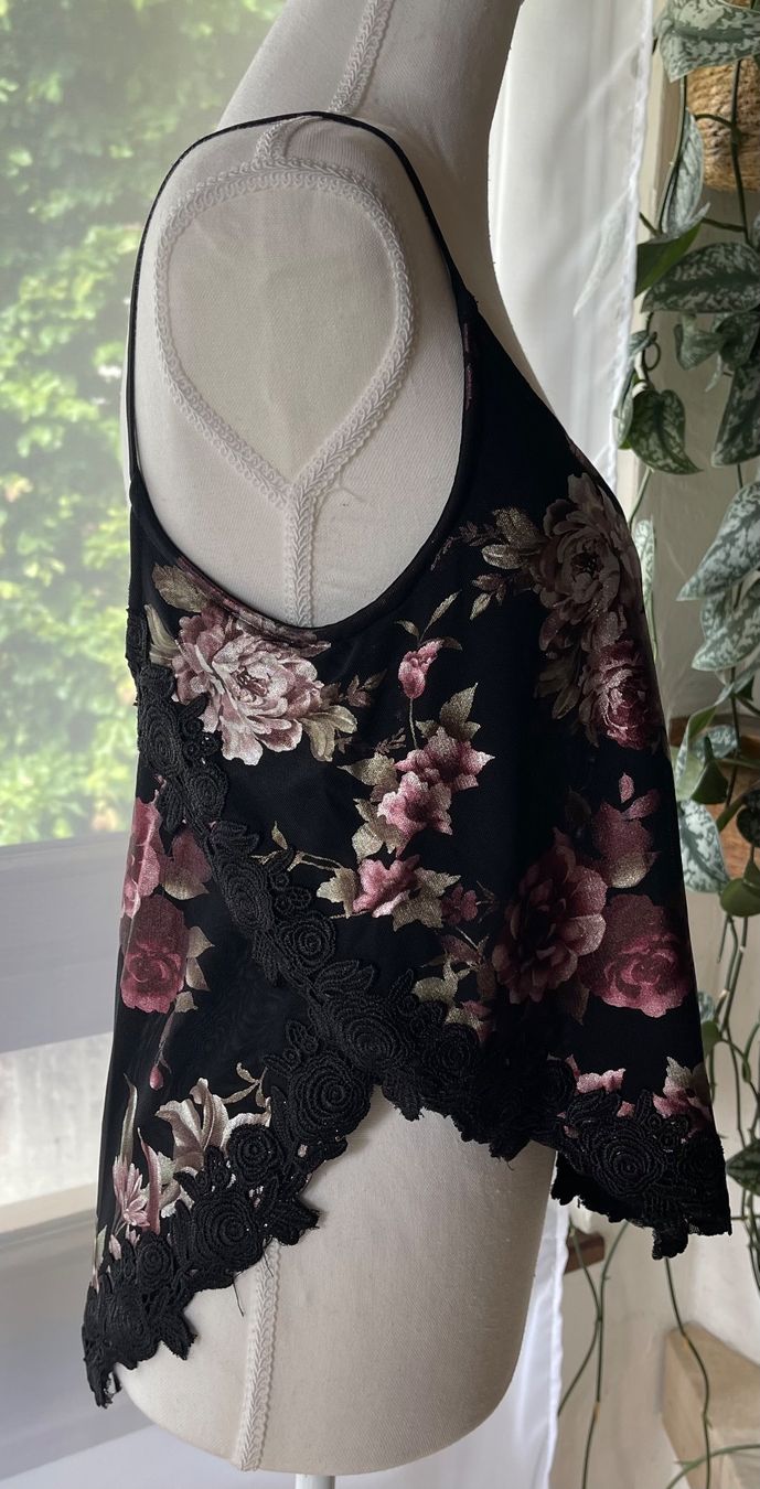 Zara Top: ZARA Top – Usato da Läufelfingen venduto da B_C_Sch. 2