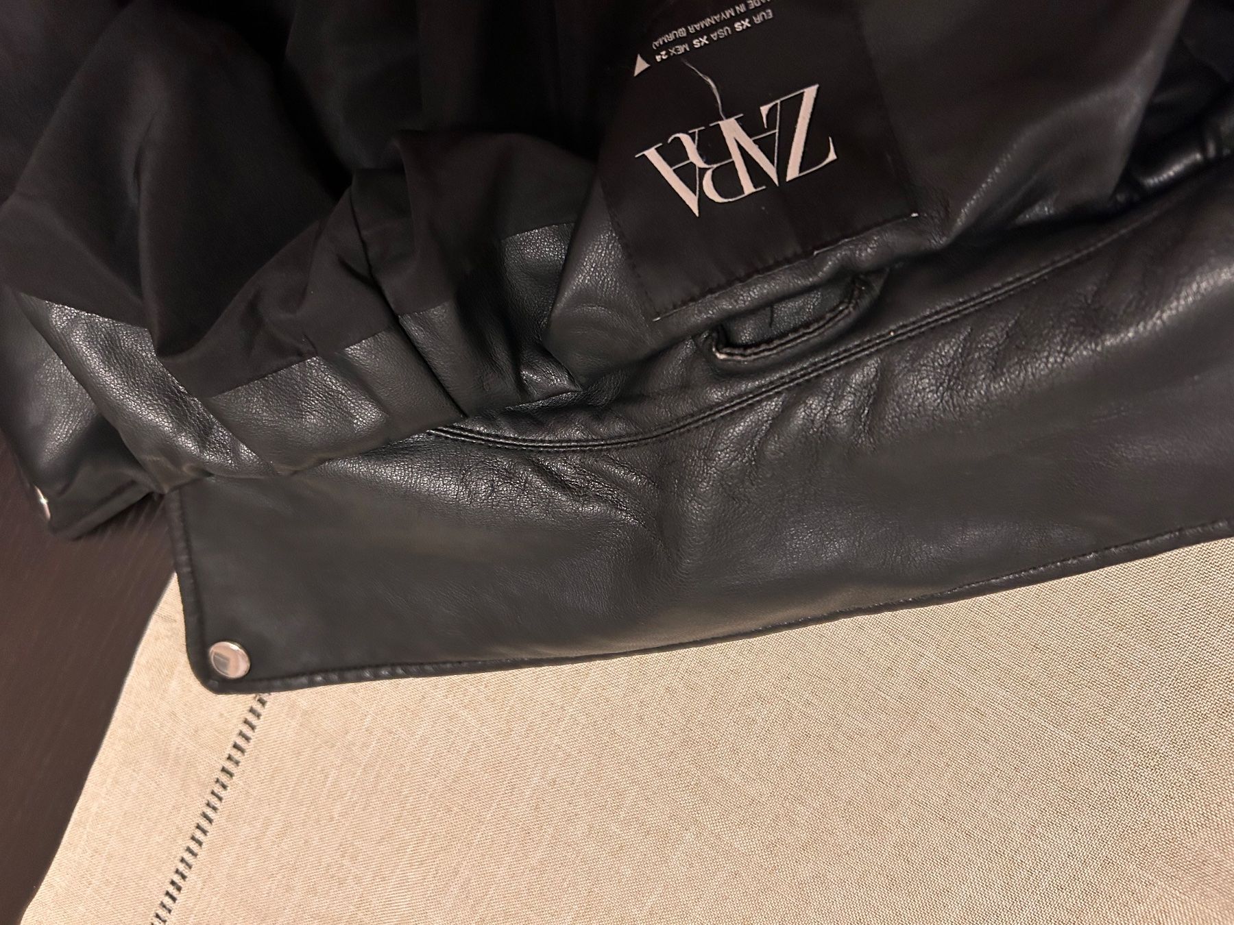 Zara Giacche: Giacca ecopelle Zara modello over – Usato da Rancate venduto da Birbine 3