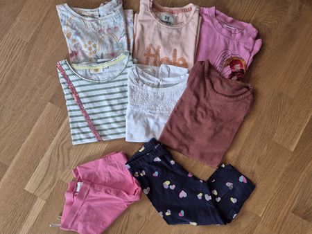 Mädchen Kleider Set 6 T-Shirts 2 Hosen Grösse 110/116