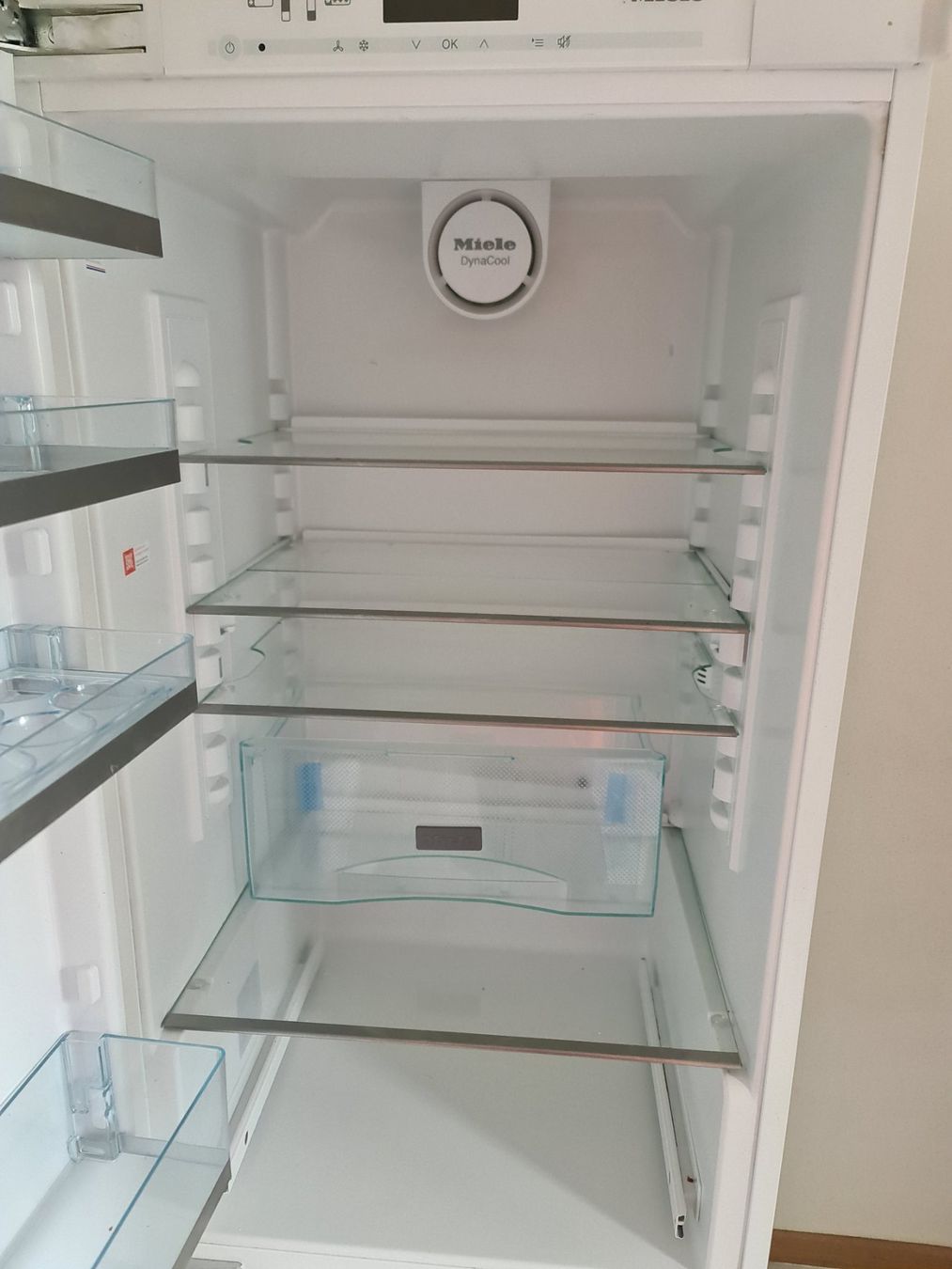 Miele Frigoriferi: Miele Einbaukühlschrank mit Gefrierfach – Usato da Winterthur venduto da jbo_sn6c