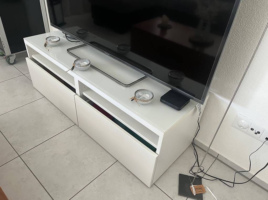 Ikea Meubles TV: TV-Möbel abzugeben – D'occasion à Buchrain par cna_dr9c 2