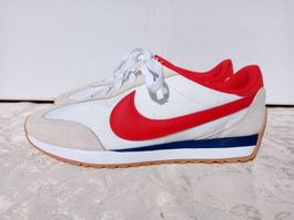 Neu Nike Sneaker Gr.40.5 Wildleder Einsätze leicht & bequem