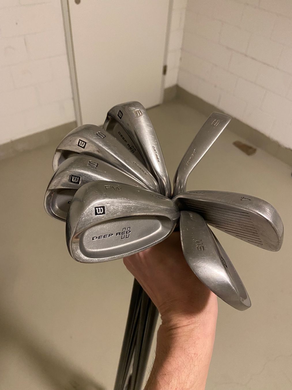 Wilson Mazze & Set: Wilson Golf - Eisen Set - Deep Red 2 - R-Flex - RH – Usato da Frauenfeld venduto da golfdude 1