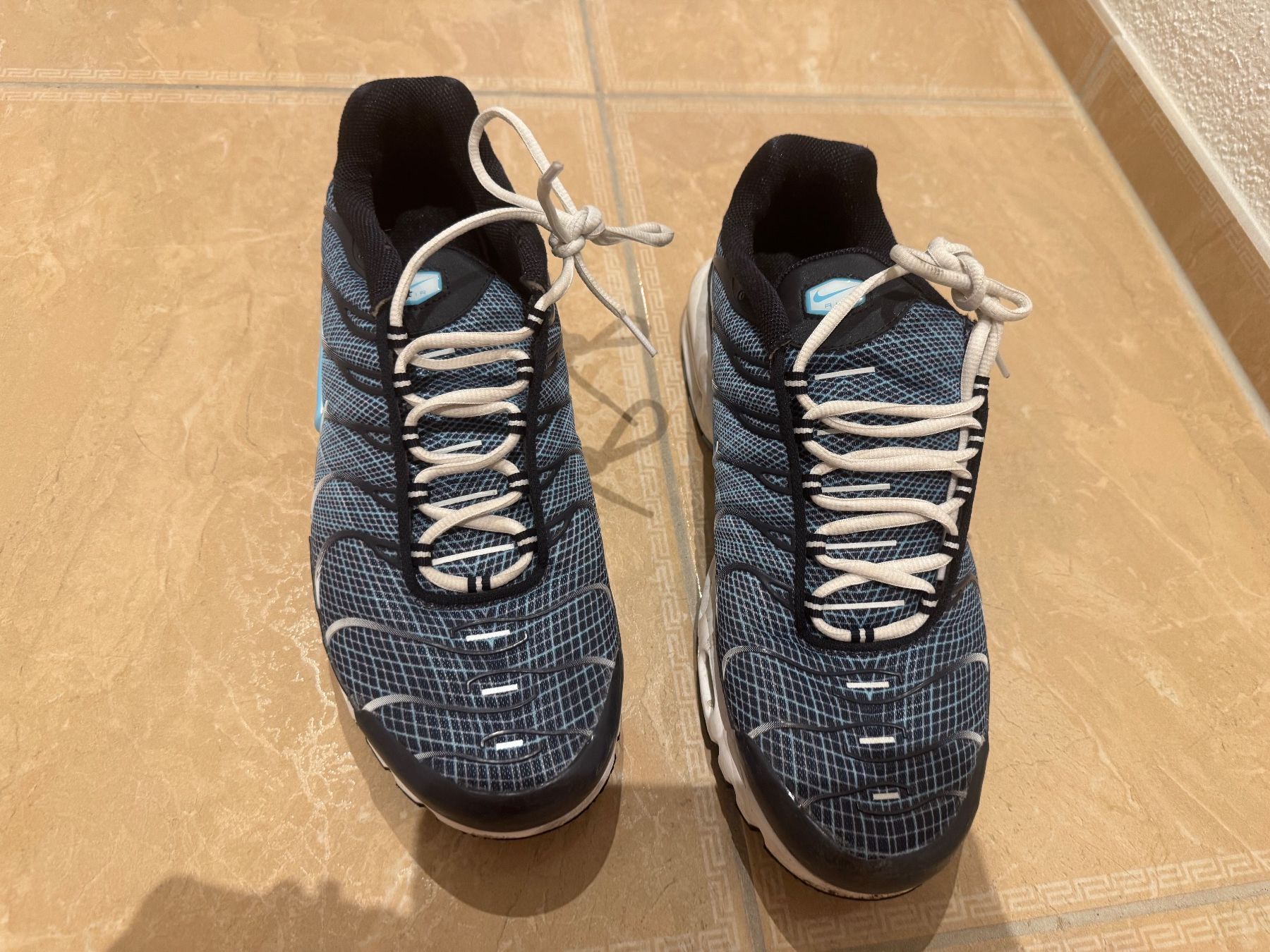Nike Herrenschuhe: Nike Air 8 DN8 Sneakers, 47 – Gebraucht aus Klingnau von Markus14 1