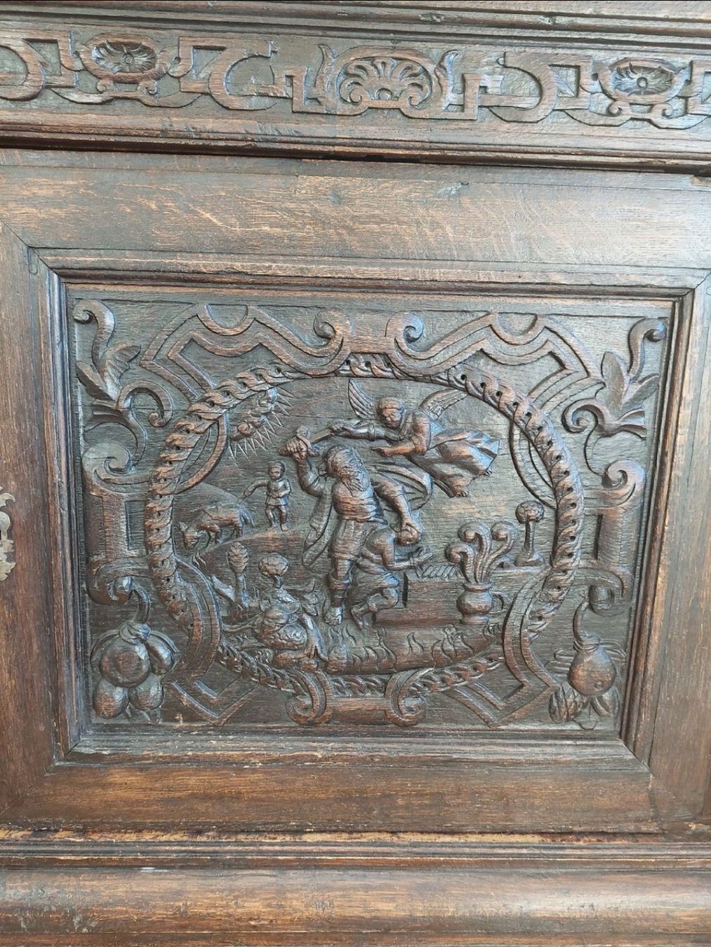 Büffets: Sideboard/buffet, geschnitzt, ca. 1800, Renaissance Stil – Gebraucht aus Ehrendingen von fwu_zk9f 1