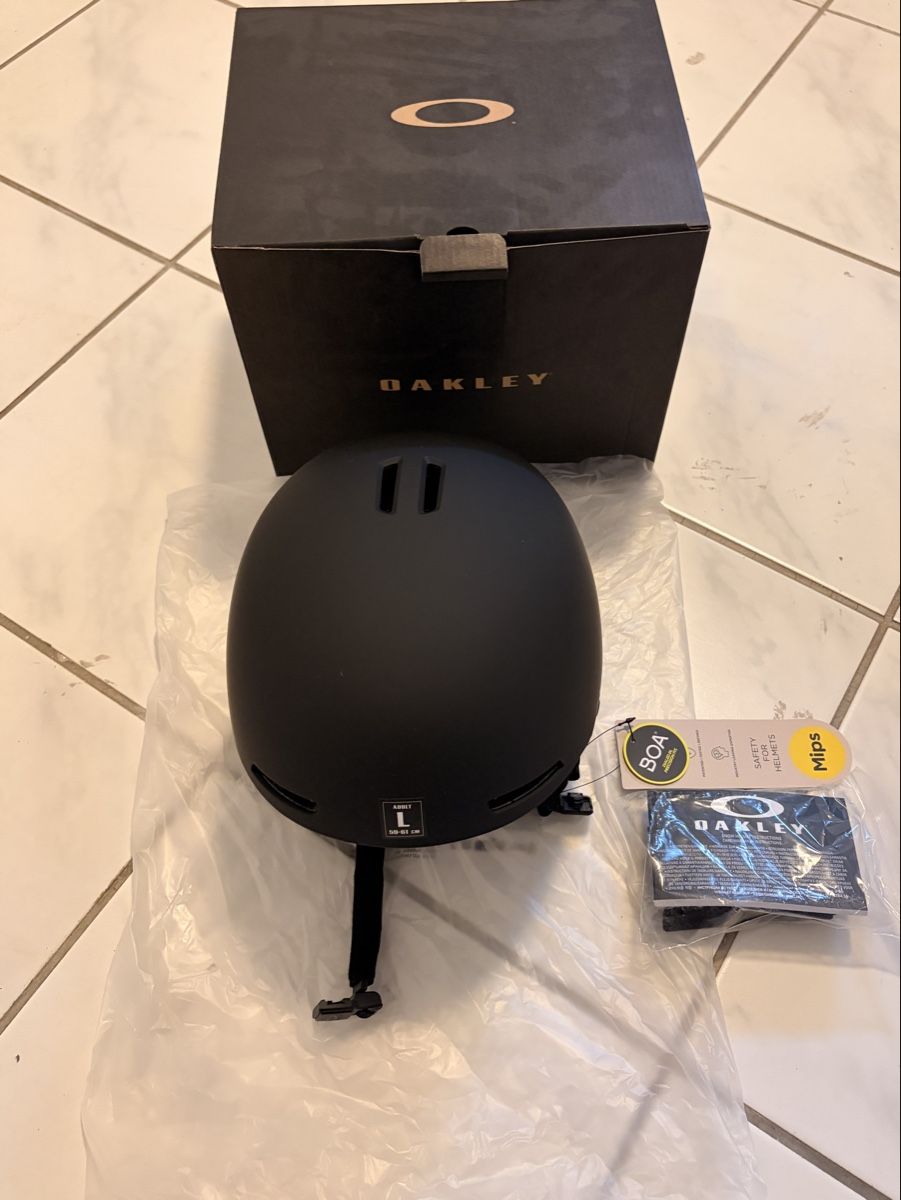 Oakley Helme: Oakley Mod1 Pro Helm - Neu, unbenutzt – Neu und originalverpackt aus Bern von jus_nkp7