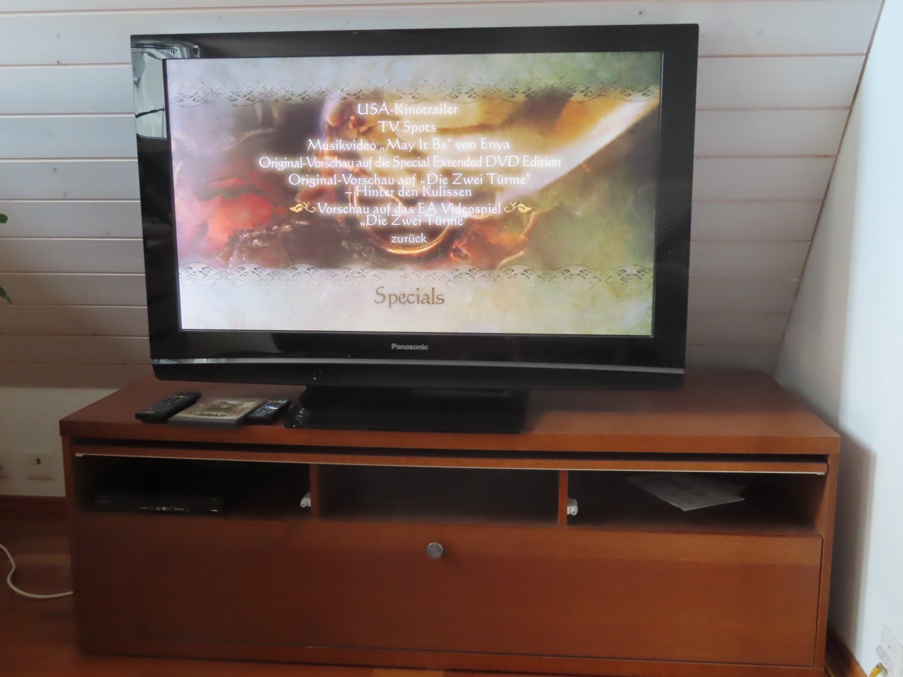 Panasonic Televisori: Fernseher Panasonic plus Fernsehmöbel und Videos – Usato da Zofingen venduto da kurtsiegrist 2
