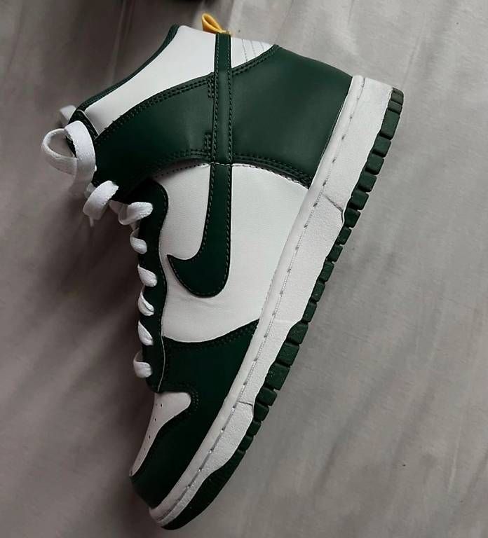 Nike Scarpe da uomo: Nike Dunk High Australia GS – Usato da Adlikon b.Regensdf venduto da bibi_boo