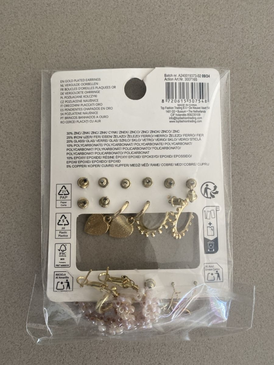 Autres bijoux: Ensemble de boucles d'oreilles dorées – Neuf avec emballage d'origine à Chamoson par Pince26 2