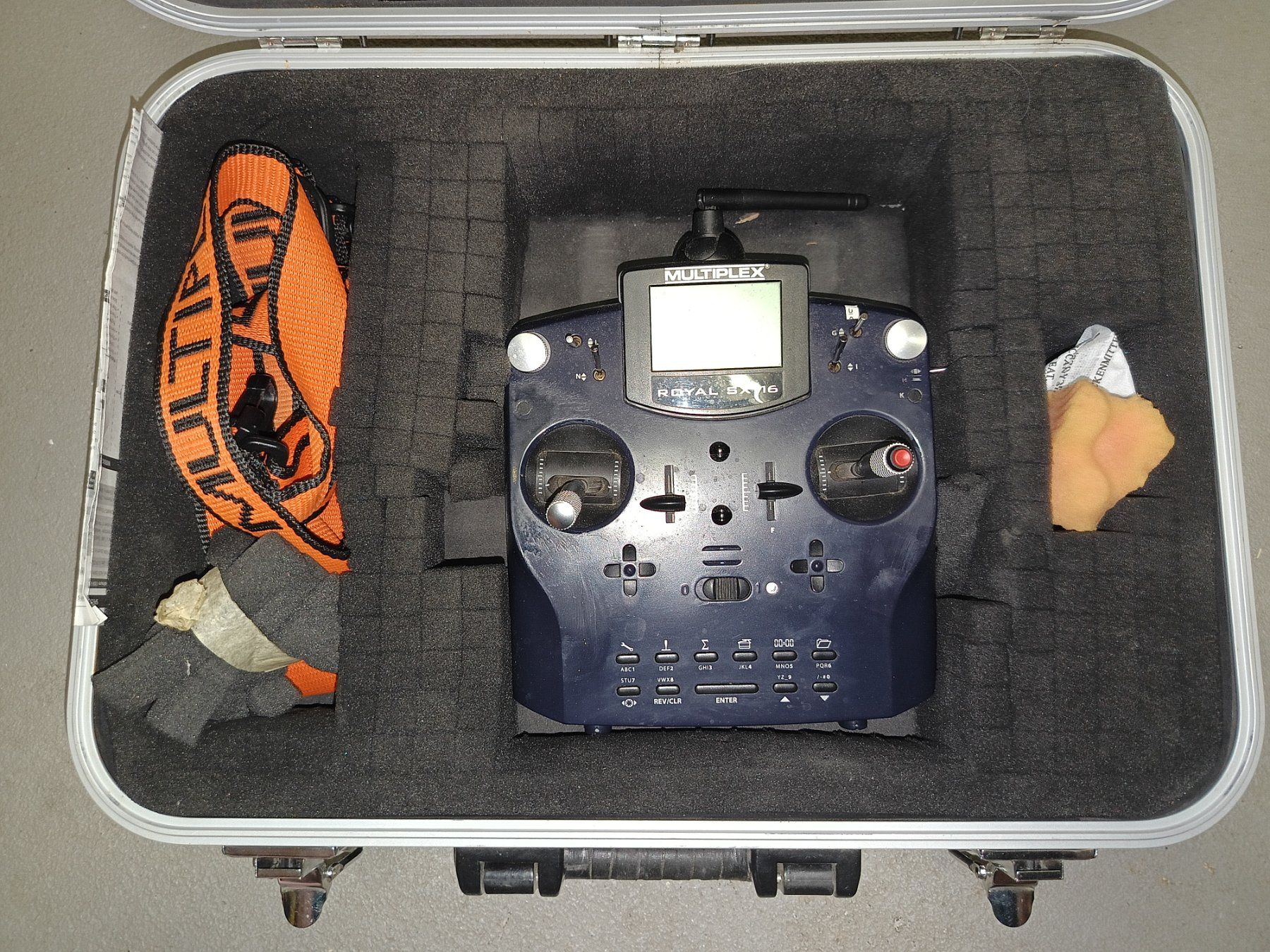 Multiplex Commande à distance: Sender Multiplesx Royal  SX 16 – Défectueux à Uznach par Rzeljko 2