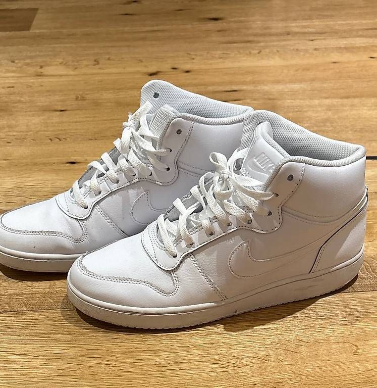 Chaussures hommes: Nike Schuhe, Airforce High – D'occasion à Wil SG par suz_5pn9