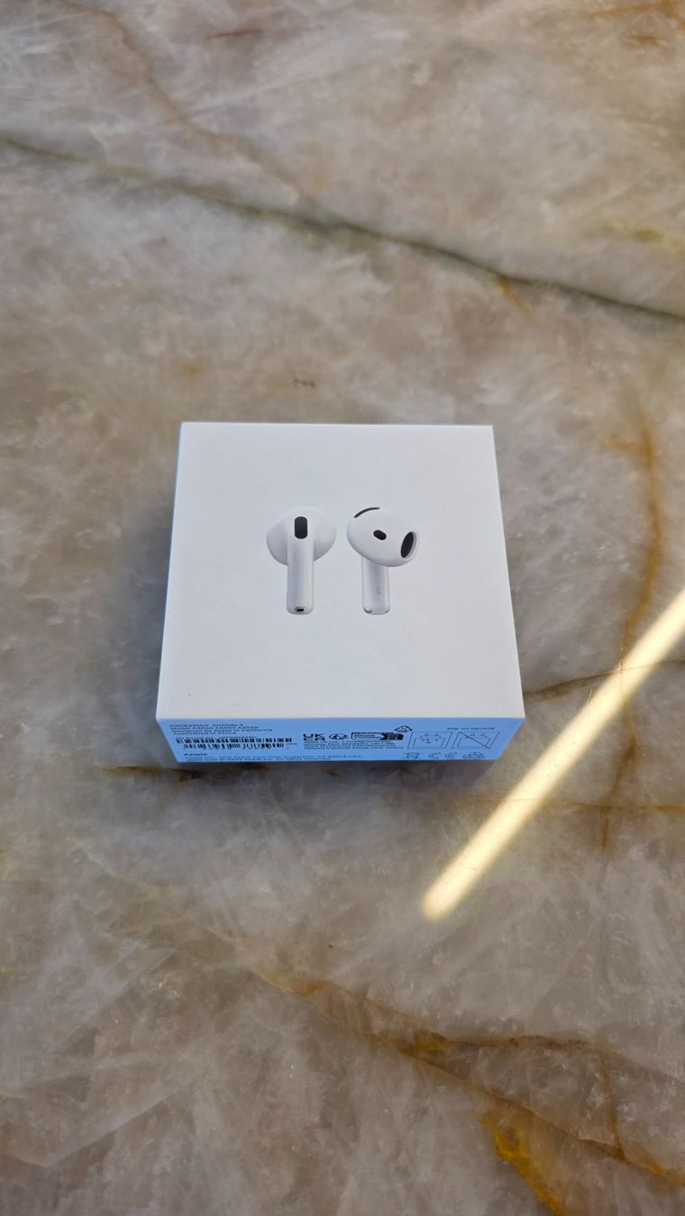 Apple Cuffie: Apple AirPods 4 Neu & Orginalverpackt – Usato da Würenlingen venduto da swen6