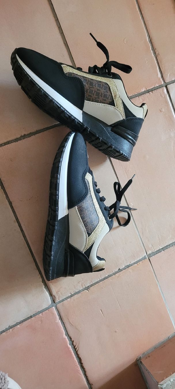 Chaussures femmes: Basket 38 tendance – Neuf (Voir description) à Echallens par frimousse2008 1
