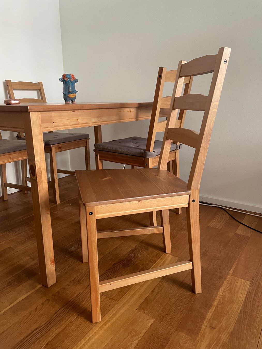Ikea Set di tavolo e panche: Esstisch mit 4 Stühlen – Usato da Basel venduto da ana_lk2p 3